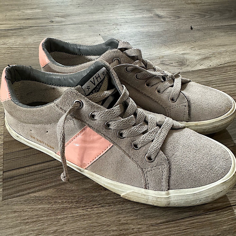 Vintage Havana Bristol Sneaker / size 6